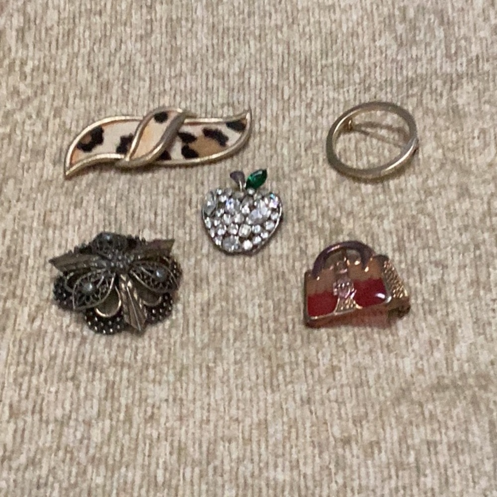🌸Assorted Lot of 5 Brooches / Pins Great Value So Fun To Wear 🌸